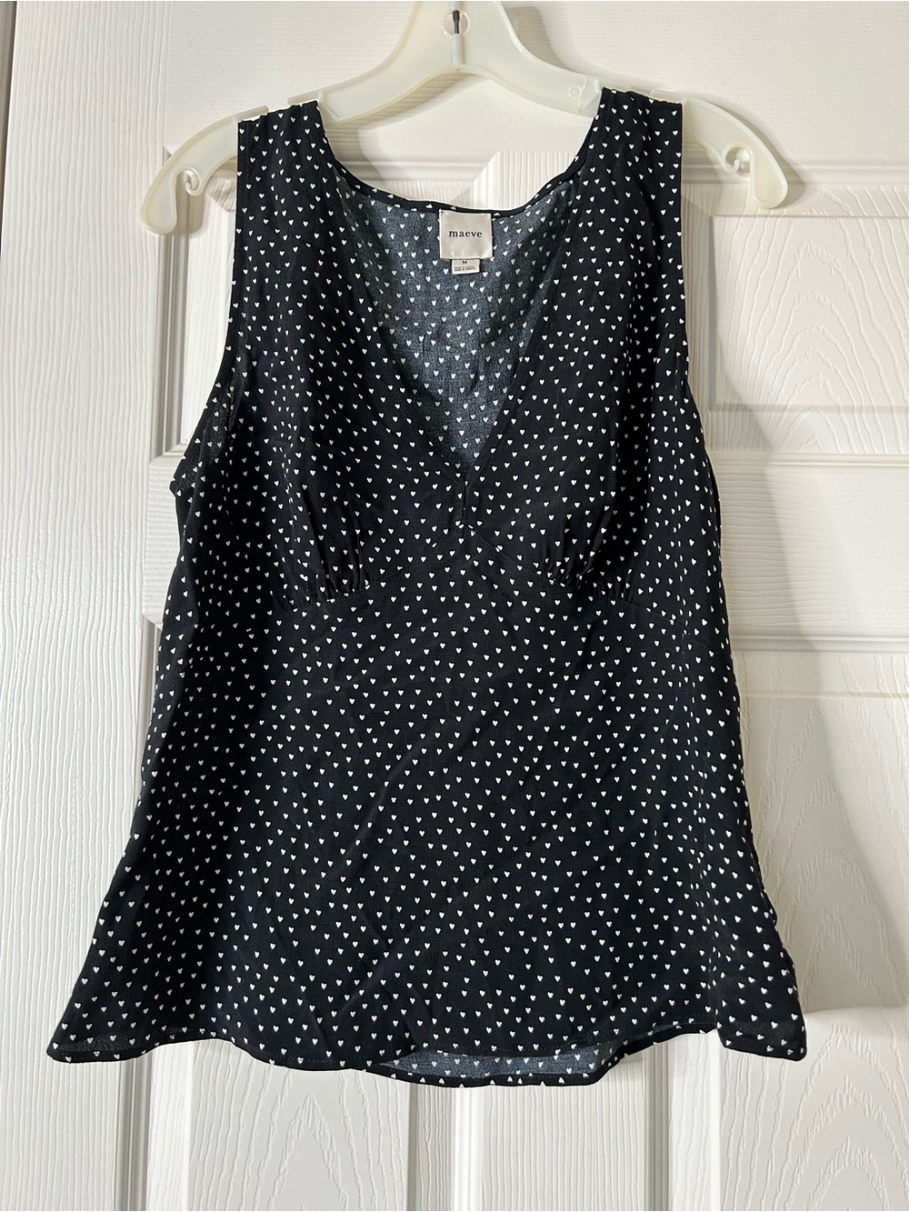 Maeve Black Sleeveless V-Neck Tank with White Heart Print